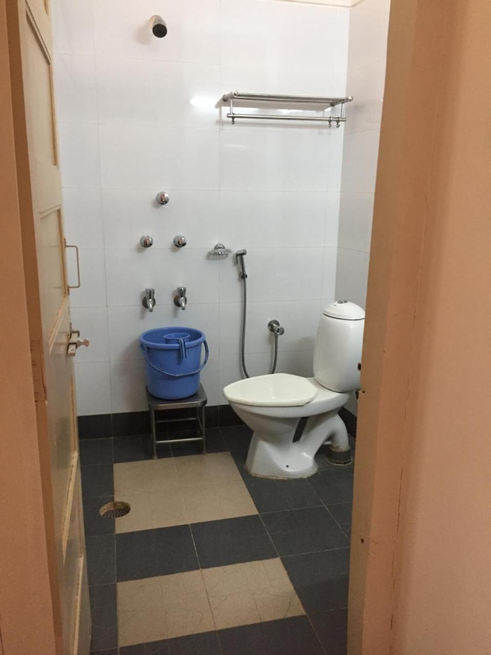 Hotel Satkar Cafeteria เบลกวม ภายนอก รูปภาพ