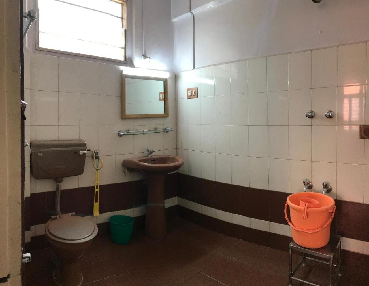 Hotel Satkar Cafeteria เบลกวม ภายนอก รูปภาพ